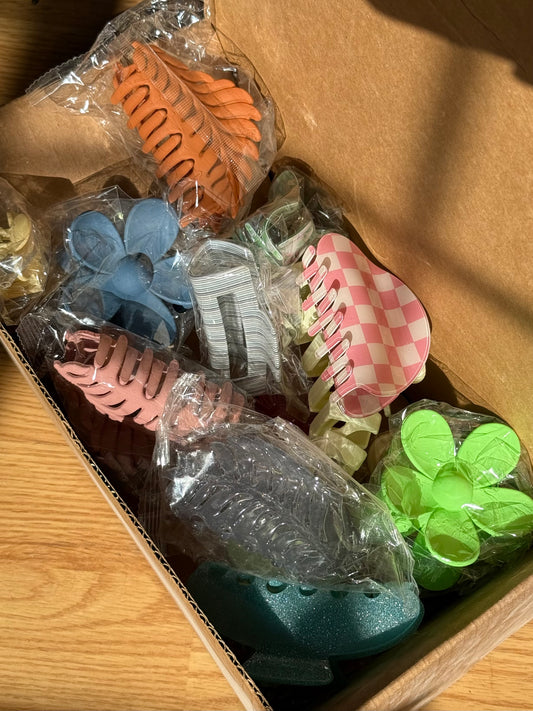 Mystery Claw Clip Box